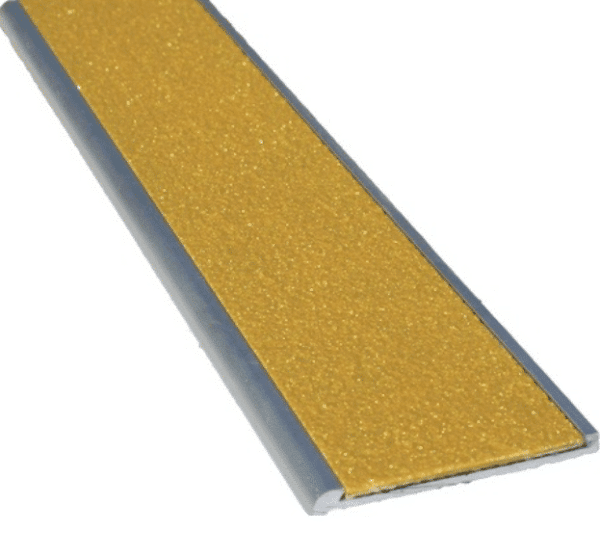 Aluminium stair nosing silicon carbide insert